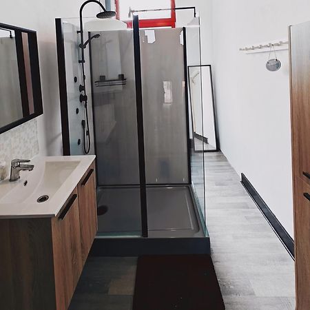 Private Industrial Room In Center Of Charleroi Dış mekan fotoğraf